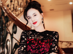 Đinh Ngọc Diệp nói về hôn nhân với Victor Vũ: Phải tu mấy kiếp mới có ân huệ này