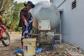 TP.HCM: Dùng 100.000 đồng nước sạch sẽ 'cõng' thêm 25.000 phí xử lý tiêu thoát