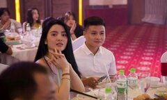 Quang Hải và bạn gái Chu Thanh Huyền tổ chức ăn hỏi ngay trước Asian Cup