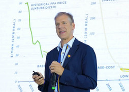 Chuyên gia: Bùng nổ công nghệ không tái chế, gánh nặng quốc gia tăng gấp đôi