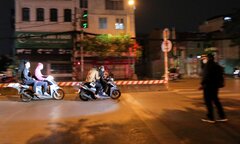 Cảnh sát 141 hóa trang đón lõng các 'quái xế' độ xe, nẹt pô trên phố Hà Nội
