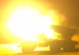 Khoảnh khắc Nga dội pháo phản lực Grad vào mục tiêu Ukraine