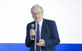 Giáo sư ĐH Harvard: Máy tính đã chiến thắng, hoàn toàn có thể thay thế con người