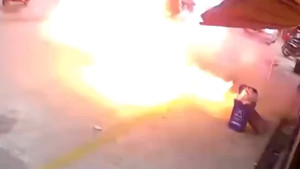 Kinh hoàng hố ga phát nổ như bom, thổi tung nắp cống lên trời