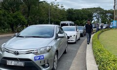 Tài xế vật vờ hơn 12 tiếng chờ đăng kiểm, lãnh đạo Đồng Nai nói gì?