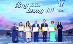 Novartis Việt Nam nhận bằng khen vì đóng góp cho dự án tiếp sức trẻ teo cơ tủy