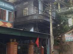 Cháy nhà ở Vĩnh Phúc: Người chồng nghĩ vợ con chạy thoát, không ngờ bị mắc kẹt