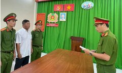 Khởi tố Giám đốc Chi cục Đăng kiểm Long An và 8 người liên quan