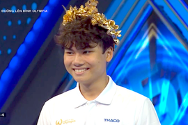 Nam sinh trường làng ở Hà Nội lội ngược dòng giành vòng nguyệt quế Olympia