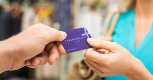 Có được cho người khác sử dụng thẻ ATM của mình?