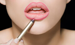 Cách kẻ viền môi nhân đôi quyến rũ