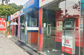Tại các trụ ATM, có bắt buộc bảo vệ đứng gác?