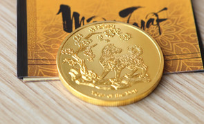 Đồng xu đúc bằng vàng có phải là vàng miếng?