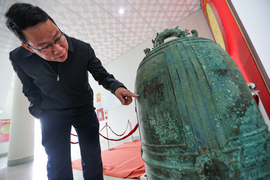 Chiêm ngưỡng chuông cổ hơn 600 tuổi, ghi dấu biến cố cuối thời Trần