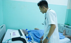 Chữa khỏi cho cụ ông phải ngủ ngồi suốt 7 tháng