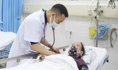 Miền Bắc rét đậm kéo dài, người già, trẻ nhỏ nhập viện gia tăng