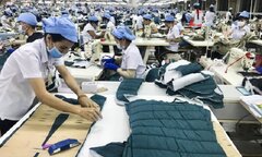 Doanh nghiệp dệt may, da giày thưởng Tết thế nào sau một năm 'bĩ cực'?