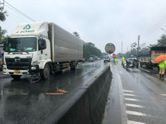 Tai nạn liên hoàn giữa 4 ô tô ở Huế, 1 người bị thương