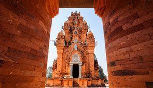 Vẻ đẹp của tháp Chăm giữa lòng Hà Nội