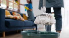 Hiệu quả bất ngờ khi lau nhà bằng nước xả vải