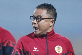 Lăng mạ trọng tài, ông Trần Tiến Đại bị VFF phạt nặng