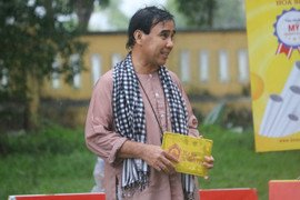 Vì sao Quyền Linh nổi giận khi trời mưa lớn, ê-kíp muốn ngừng quay chương trình?