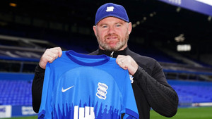 Thắng 2 trận trong 3 tháng, huyền thoại Man Utd bị đội hạng nhất Anh sa thải