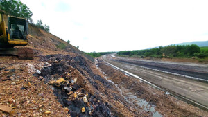 Đường vành đai 1.500 tỷ quá hạn thông tuyến vẫn ngổn ngang bùn đất