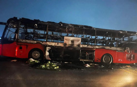 Xe khách giường nằm cháy trơ khung tại Ninh Bình