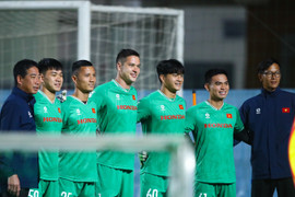 Tuyển Việt Nam mất Đặng Văn Lâm, HLV Troussier tính mang 4 thủ môn sang Qatar?