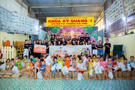 Gcoop Việt Nam thăm và tặng quà cho trẻ em tại Chùa Kỳ Quang 2