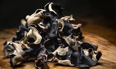 Loại nấm được ví như 'vàng đen', giàu collagen thực vật, giúp da căng bóng