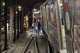 Hai tàu điện ngầm va chạm tại New York khiến ít nhất 24 người bị thương