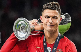 Ronaldo nhận vinh dự chưa từng có trong lịch sử