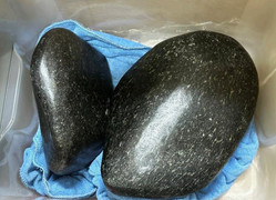 Tin cục đá có tính năng huỷ diệt sắt, cặp vợ chồng bị lừa hơn 2 tỷ đồng