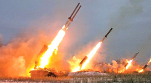 Chiến đấu cơ Nga phóng tên lửa không điều khiển phá hủy cứ điểm Ukraine