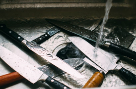 Sai lầm khi vệ sinh dao trong nhà bếp