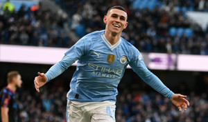 Man City 5-0 Huddersfield: De Bruyne kiến tạo trong ngày trở lại