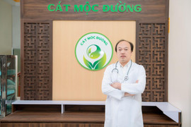 Bác sĩ Lê Văn Đại phụ trách Phòng khám Chuyên khoa Y học cổ truyền Cát Mộc Đường