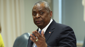 Bộ trưởng Quốc phòng Mỹ làm việc từ xa tại bệnh viện