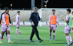 Tuyển Việt Nam thích nghi với thời tiết tại Qatar