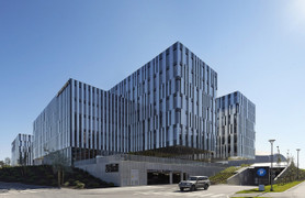 Mẫu thiết kế tòa nhà văn phòng sang trọng