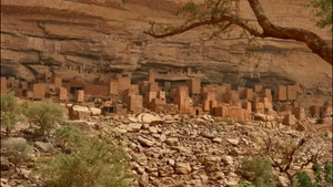 Kỳ vĩ ngôi làng trên vách đá ở Tây Phi