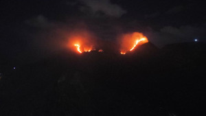 Khánh Hòa: Đang cháy lớn núi cô Tiên, đã đưa 25 người xuống núi