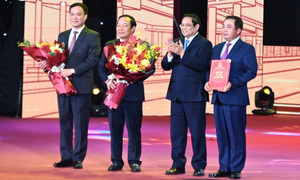 Thủ tướng trao quyết định quy hoạch tỉnh tầm nhìn đến 2050 cho Hải Dương