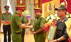 Khen thưởng lực lượng truy bắt nghi phạm giết người ở TP.HCM