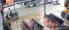 Bình Dương: Xe container cán người đi xe máy tử vong rồi chạy khỏi hiện trường