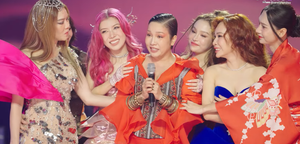 Diva Mỹ Linh bật khóc ở 'Chị đẹp đạp gió rẽ sóng': Mình có nên ở chỗ này không?