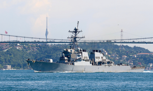 Houthi nã tên lửa hành trình vào khu trục hạm Mỹ ở biển Đỏ 