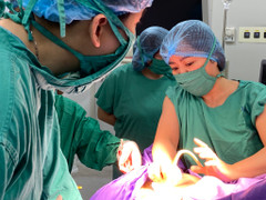 Suýt chết do tự phá thai bằng thuốc